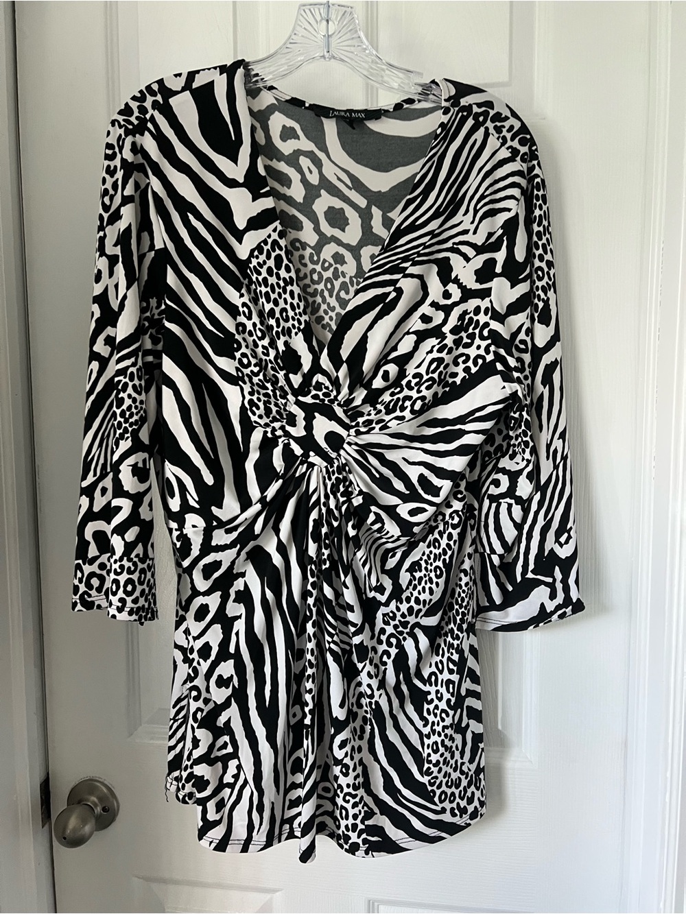 Laura Max Black & White Animal Print Twist Front Top